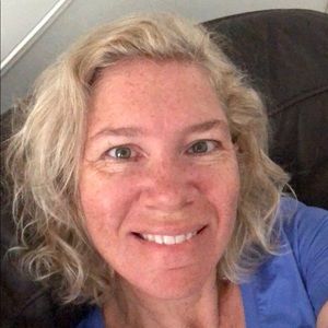 Meet your Posher, Adrienne